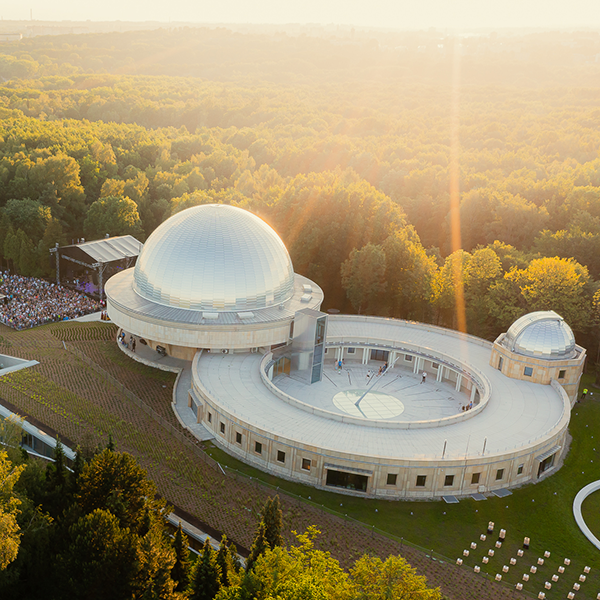 Chorzow-Planetarium_mobile